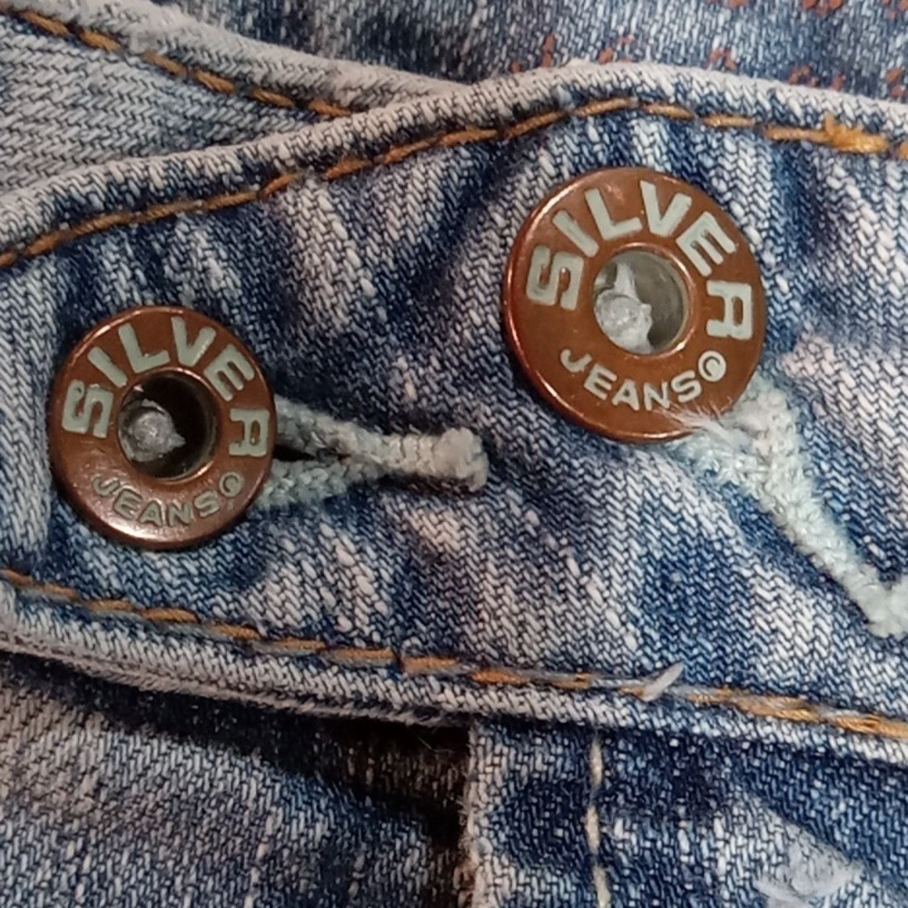 (125) SILVER JEANS FADED & LIGHTLY DISTRESSED WITH TURQUOISE ACCENTS FLARE LEGS - Picture 7 of 8